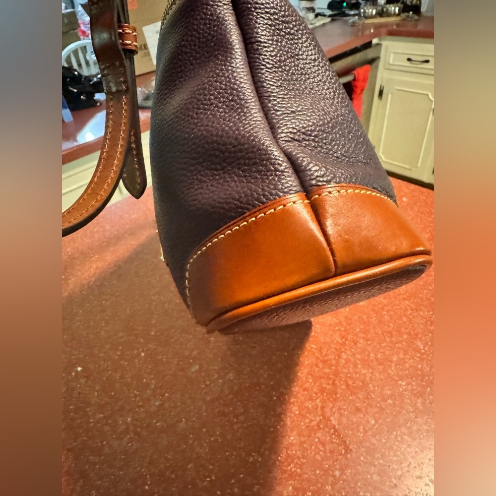 Dooney & Bourke Rare Purple Pebbled leather crossbody bag EUC - Picture 7 of 10